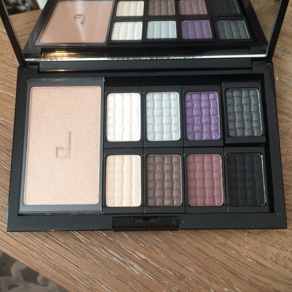 Doucce Freematic Eyeshadow Pro Palette